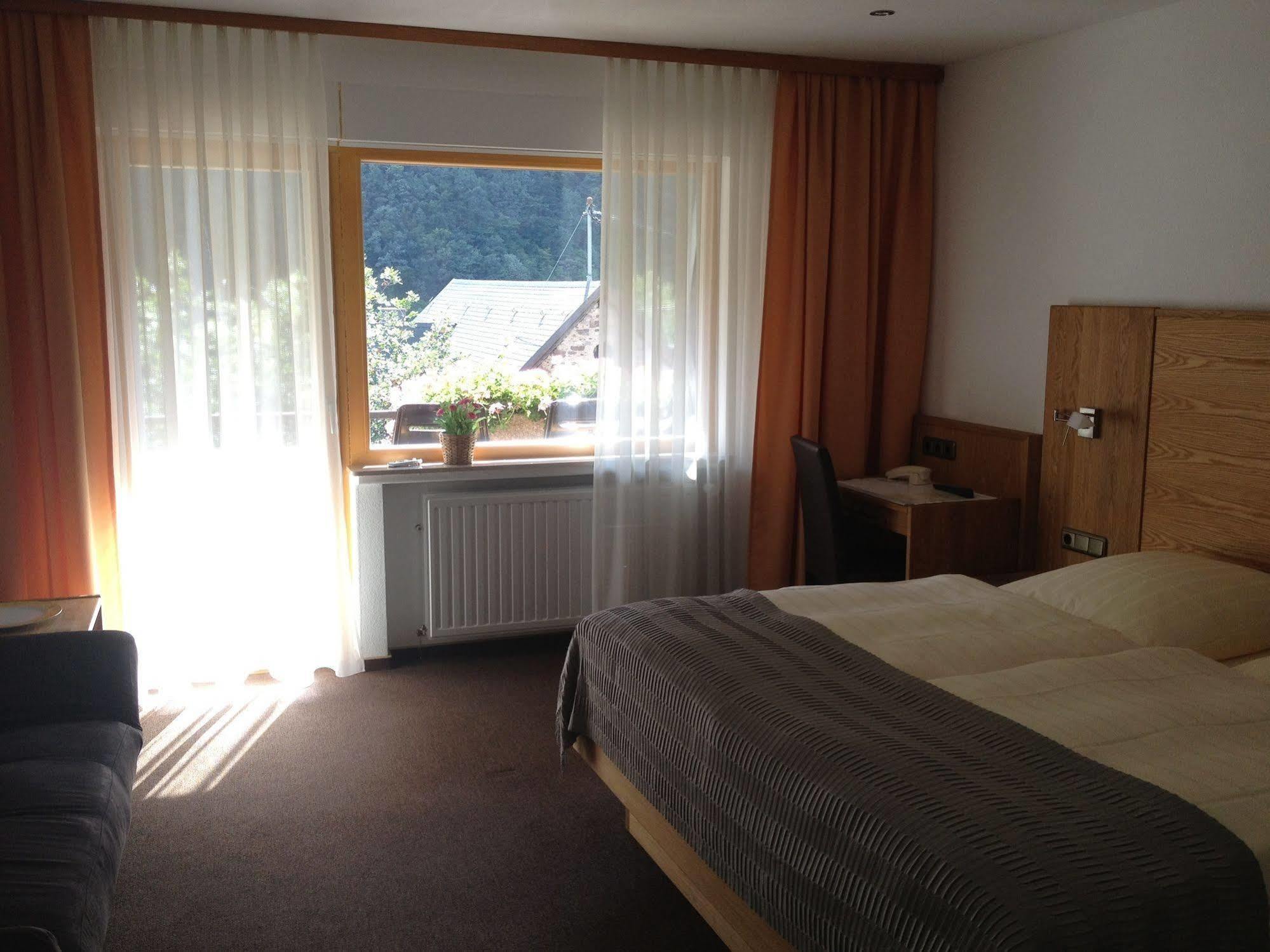 Hotel Weingut Dehren Ellenz-Poltersdorf Εξωτερικό φωτογραφία